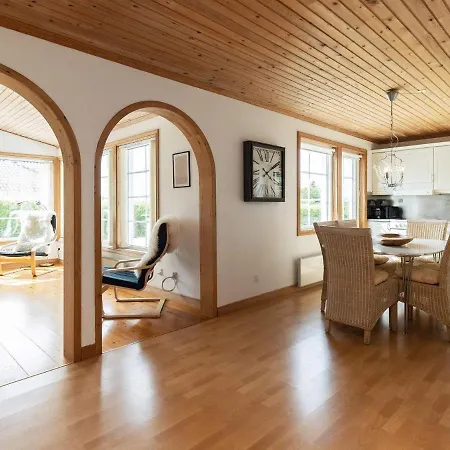 7 Person In Svendborg-by Traum