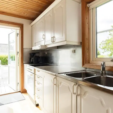 7 Person In Svendborg-by Traum