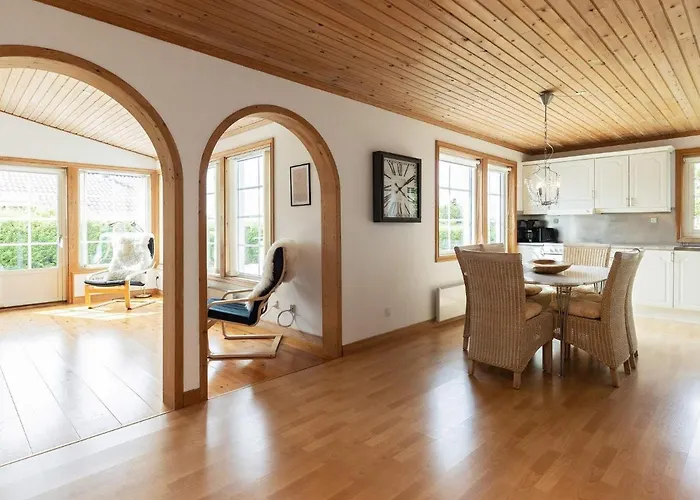 7 Person In Svendborg-by Traum